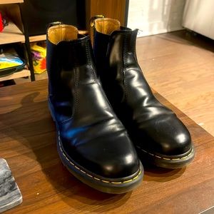 Dr Martens chelsea boots size mens 12, in great condition